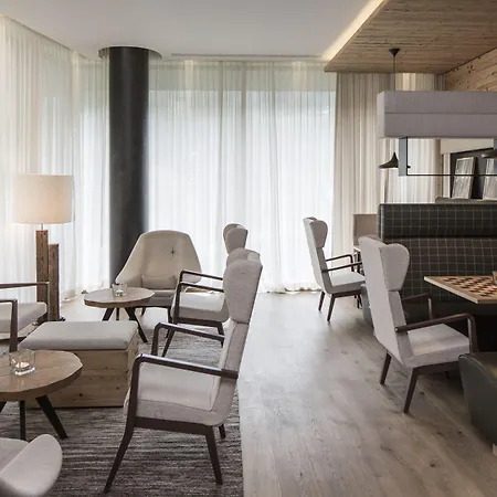 ホテル Falkensteiner L 4 Star Superior 4*