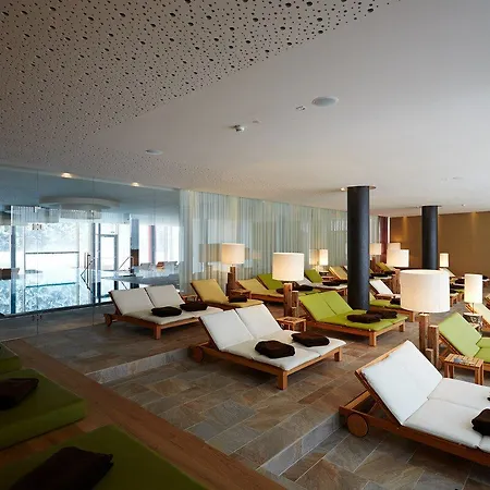 Falkensteiner Superior Hotel
